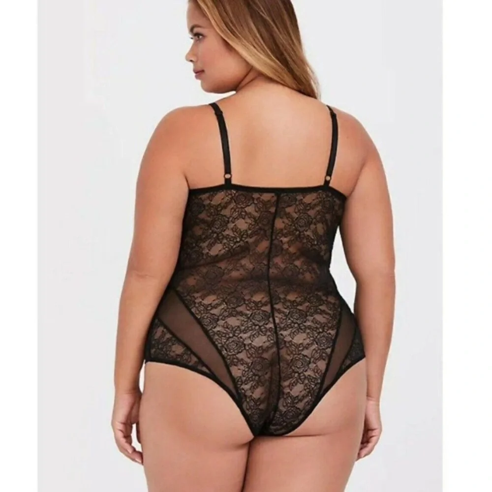 Torrid Lace & Mesh Strappy Bodysuit, size 2 2X 18 - Picture 6 of 6